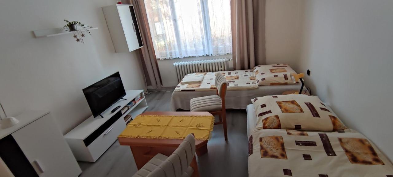 Na Sistote 628 Lägenhet Valašské Meziříčí Exteriör bild